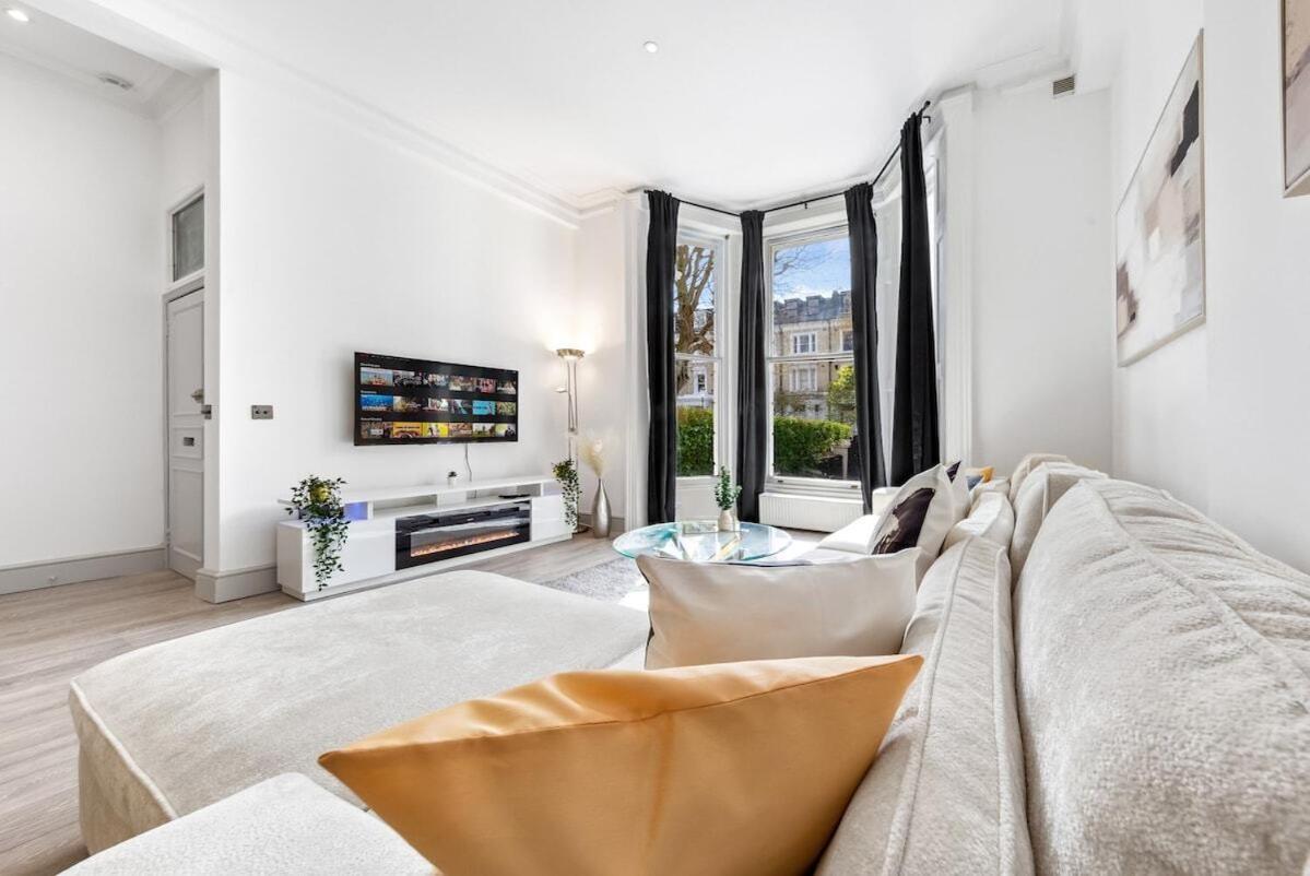 Minimalist Luxe 2br Designer Retreat In Prime Kensington For 6 Next To Station Harrods