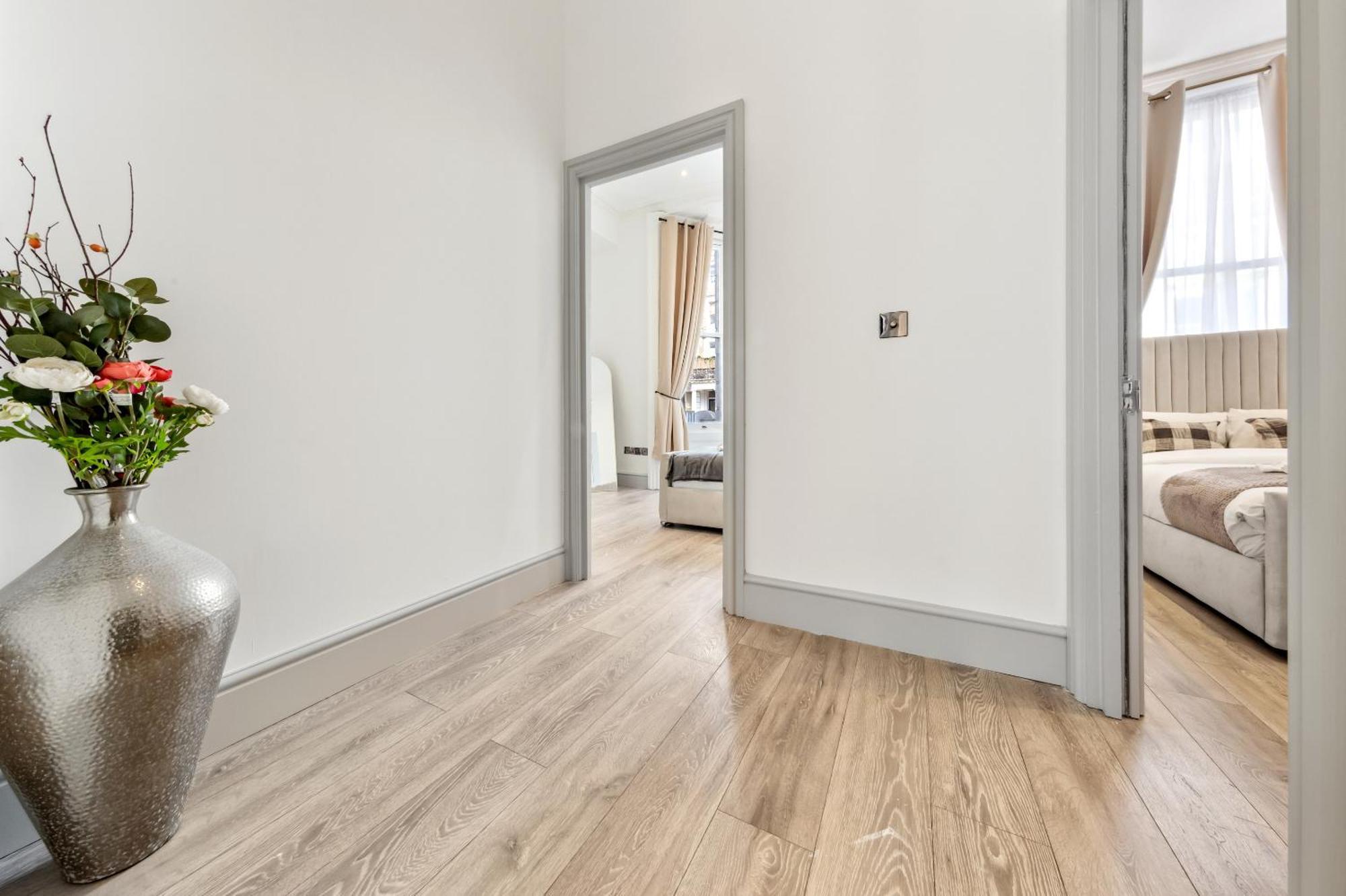 Minimalist Luxe 2br Designer Retreat In Prime Kensington For 6 Next To Station Harrods Apartment *