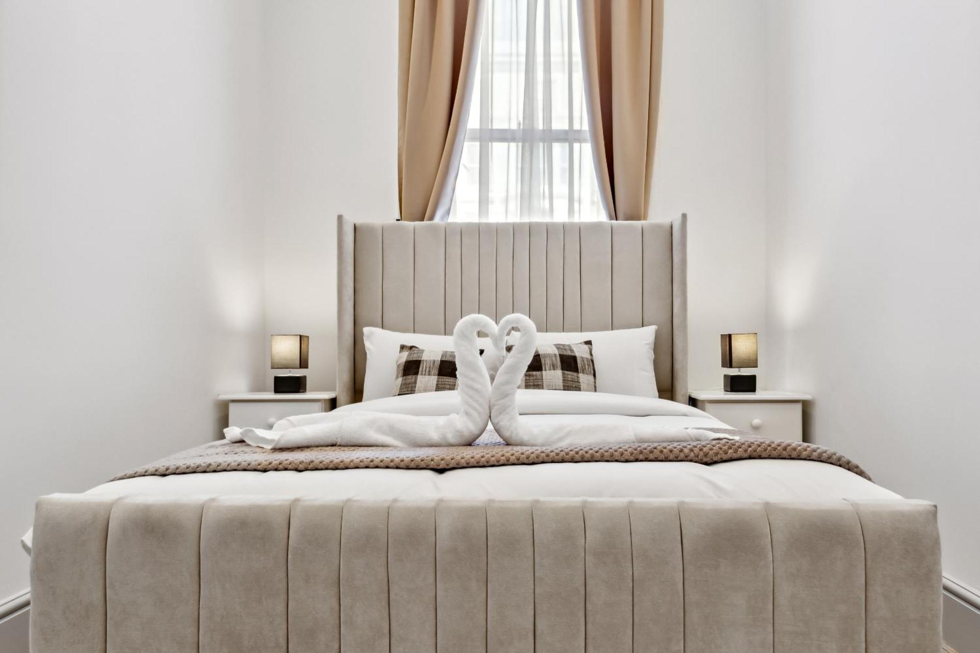 Minimalist Luxe 2br Designer Retreat In Prime Kensington For 6 Next To Station Harrods * London