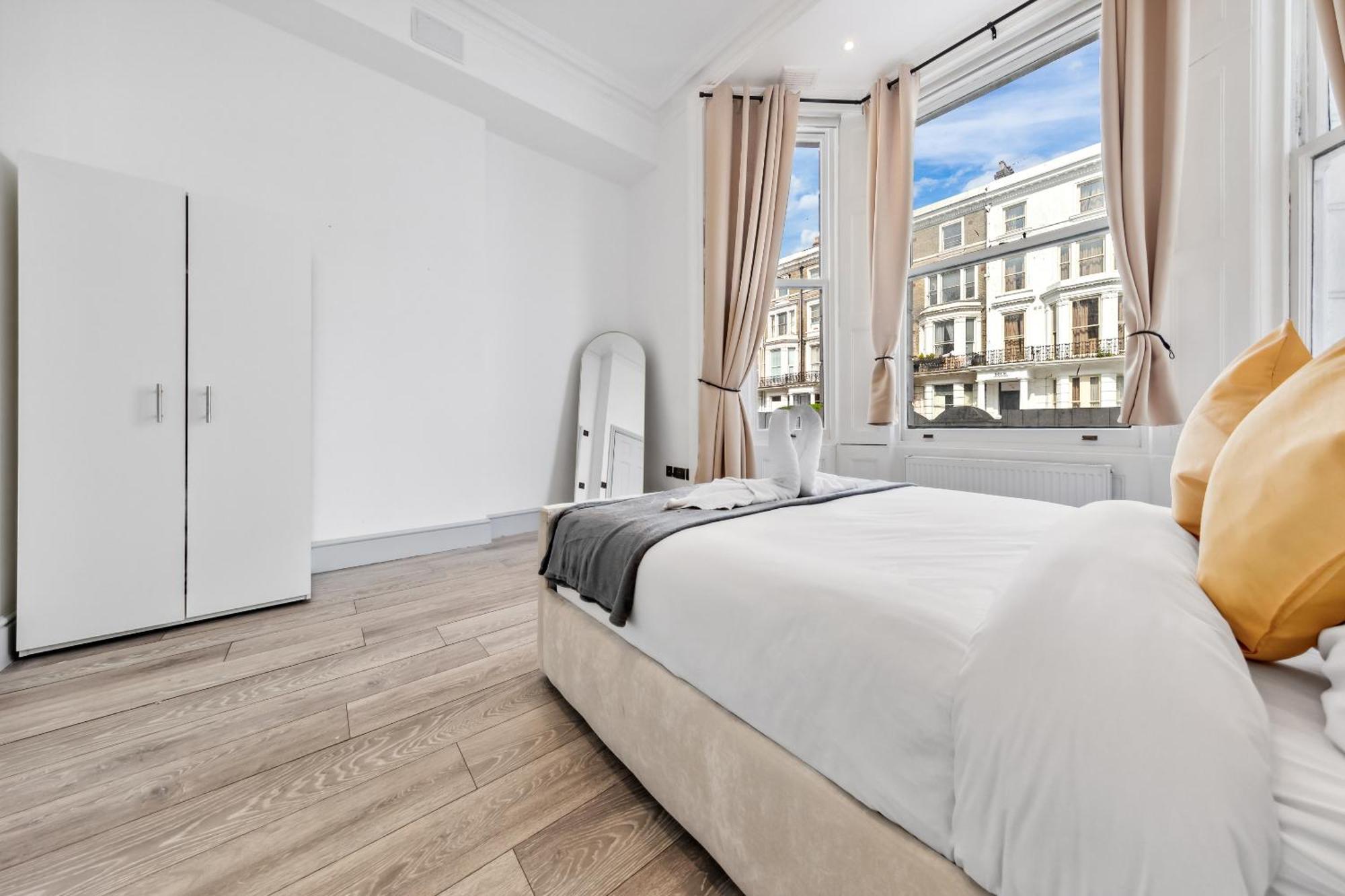 Minimalist Luxe 2br Designer Retreat In Prime Kensington For 6 Next To Station Harrods Apartment London