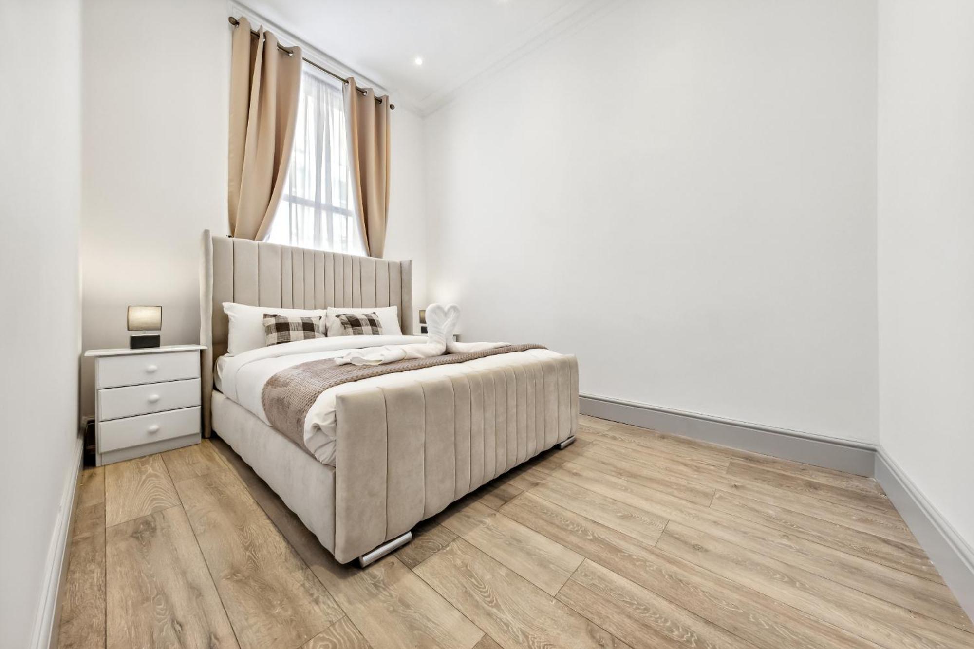 Minimalist Luxe 2br Designer Retreat In Prime Kensington For 6 Next To Station Harrods Apartment *
